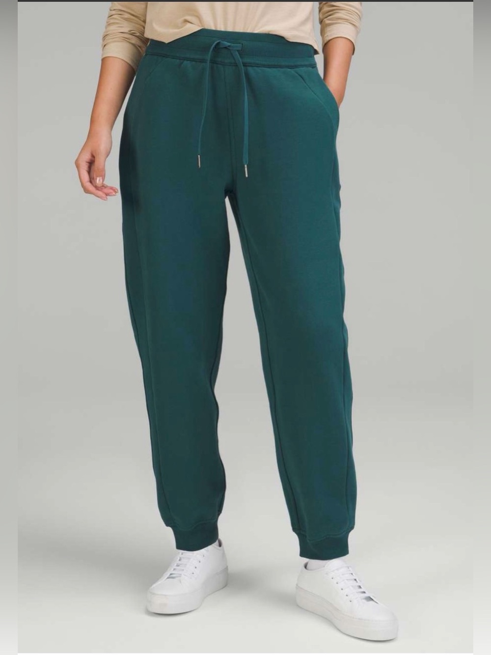 Lululemon Scuba High-Rise Relaxed Fit Jogger in Green Jasper Womens 2